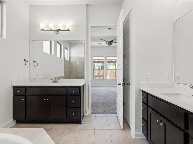 6717 Vicenza Dr — Photo 18