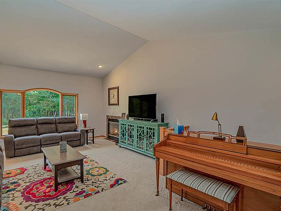 4th image of 777 S Rosewood Blvd