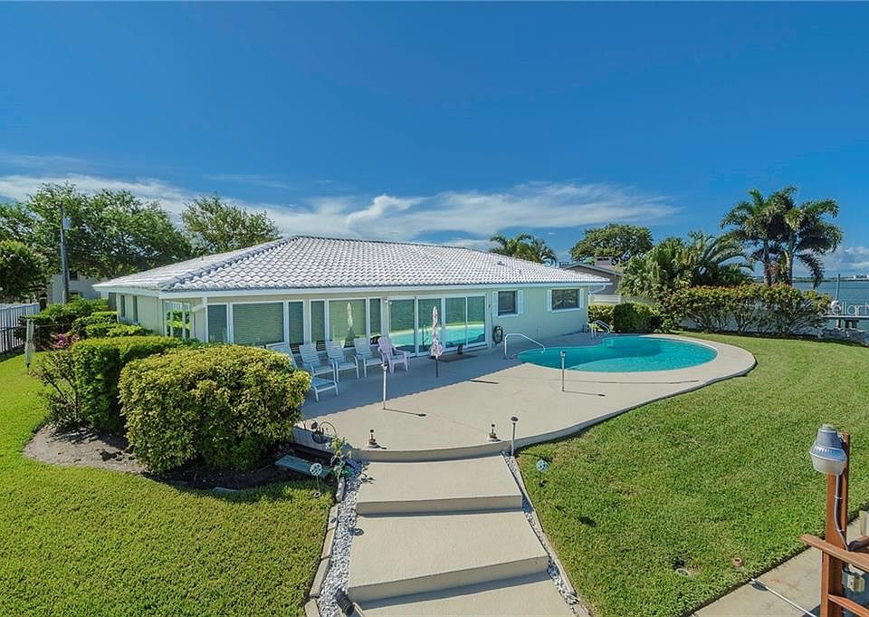 1st image of 4595 Clearwater Harbor Dr N