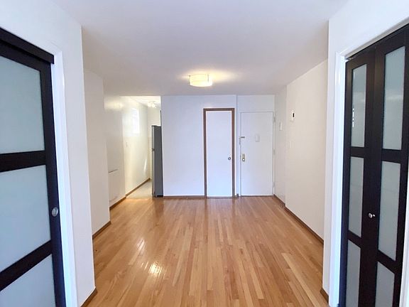 3rd image of 100 Saint Marks Pl APT 19