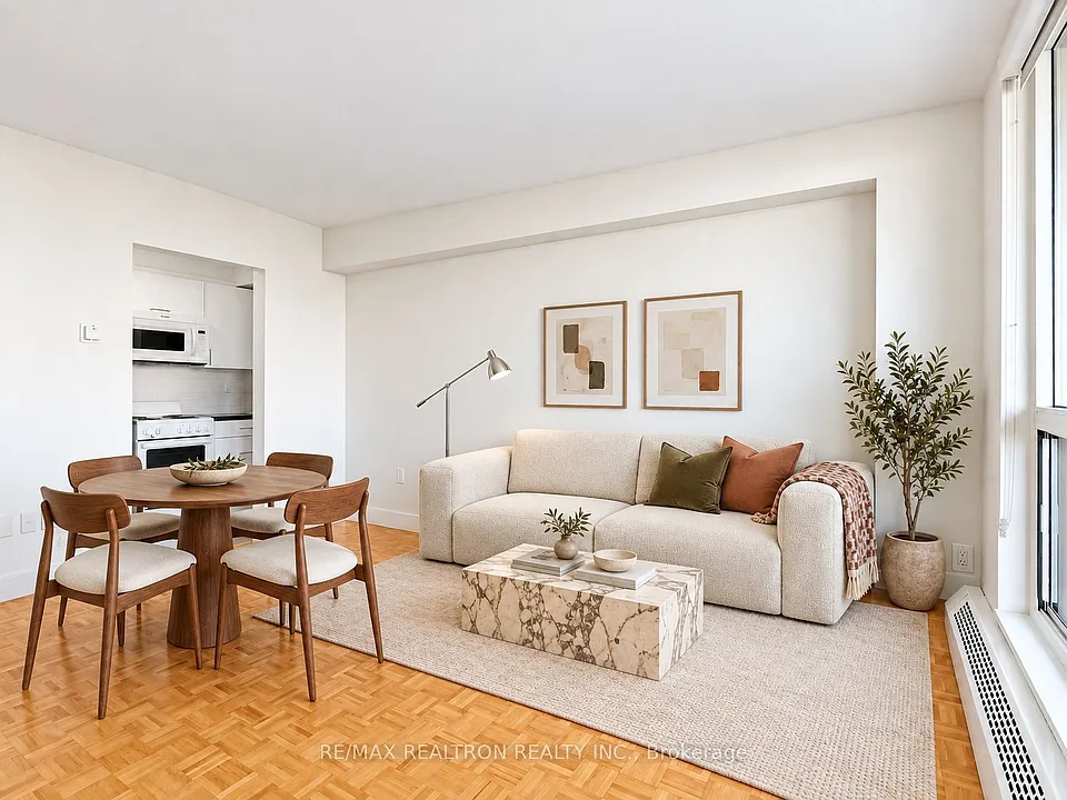 666 Spadina Ave #1206