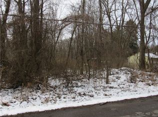 Lenty Rd, Barberton, OH 44203