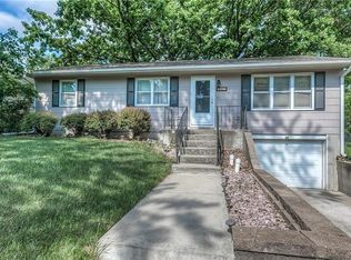 221 N 18th St, Leavenworth, KS 66048