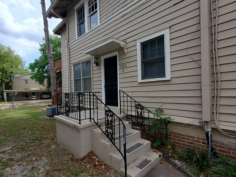 3220 Herschel St #2 — Photo 3