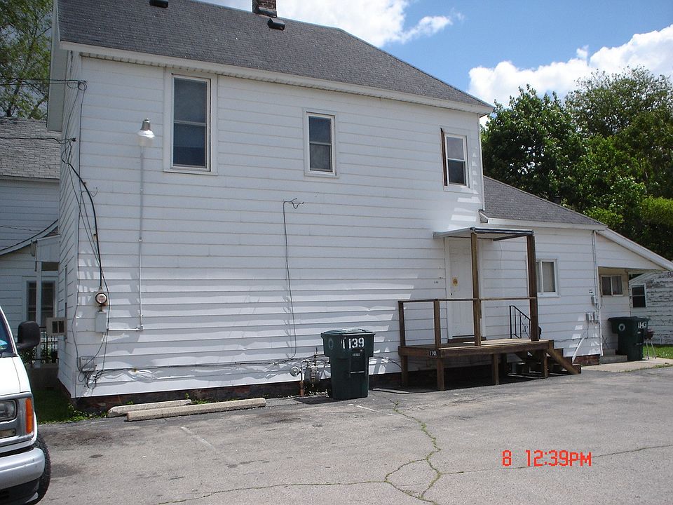 VEIW OF FRONT OF APT