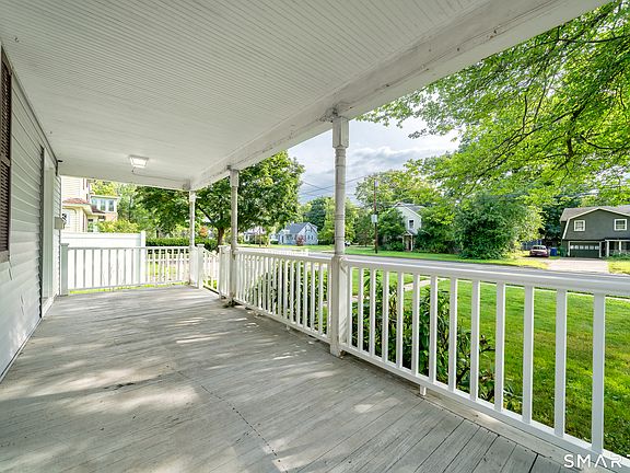 5th image of 581 Main Street