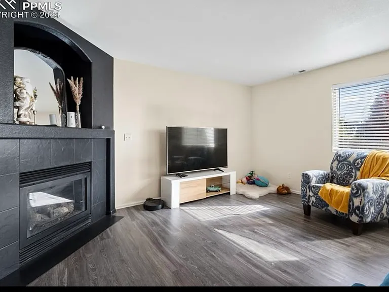 4569 Tetman Ln — Photo 5