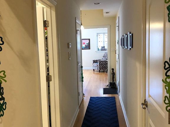 2nd image of 5841 N Kenmore Ave #1S