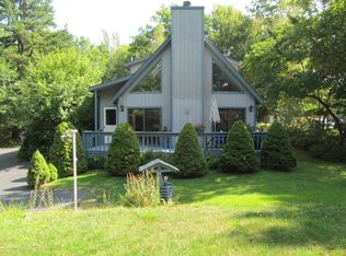 1205 Ironwood Ct, Long Pond, PA 18334