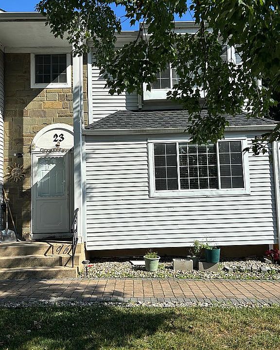 1st image of 23 Hannah Dr