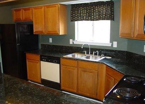 5th image of 2616 Glenmore Dr