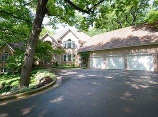 W305N1517 Silverwood Ln, Delafield, WI 53018