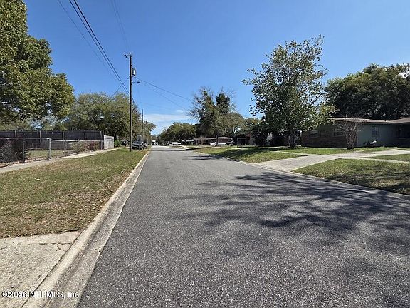 5th image of 295 BONNLYN Drive