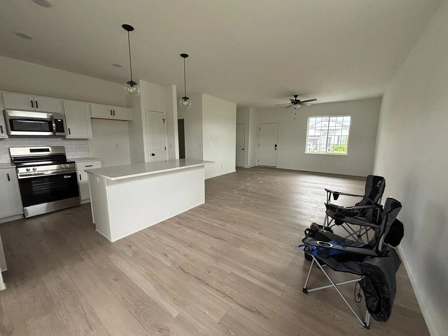 3 bed, 1478 sqft, $2,500 — Photo 4