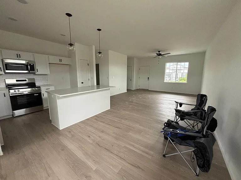 27010 E Dogwood Ln — Photo 4