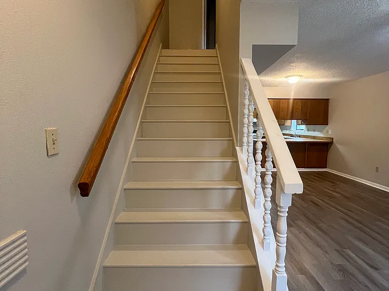 100 E Rock St #A — Photo 6