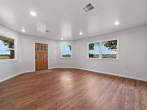 3rd image of 29455 County Road 18