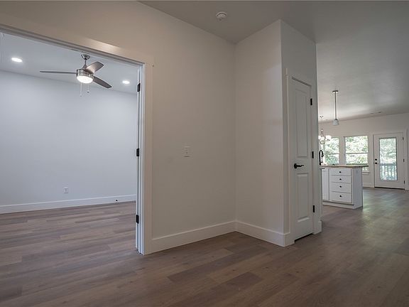 4th image of 1 Burton Ln