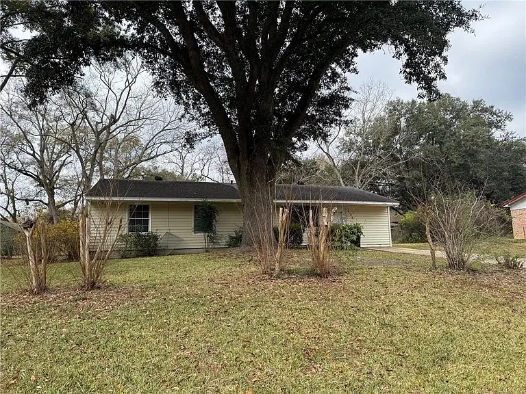 4734 Clarendon Dr — Photo 29