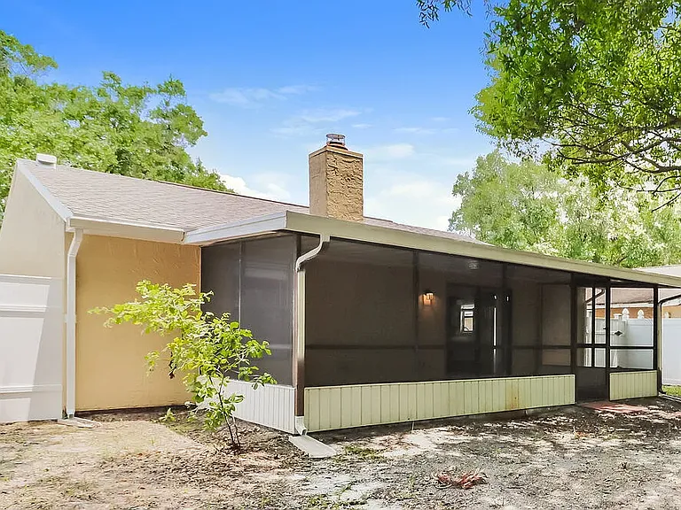 14164 Fennsbury Dr — Photo 2