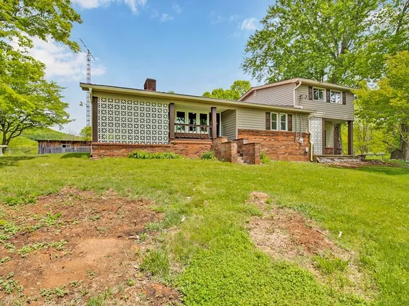 2424 Rotten Fork Rd, Pall Mall, TN 38577