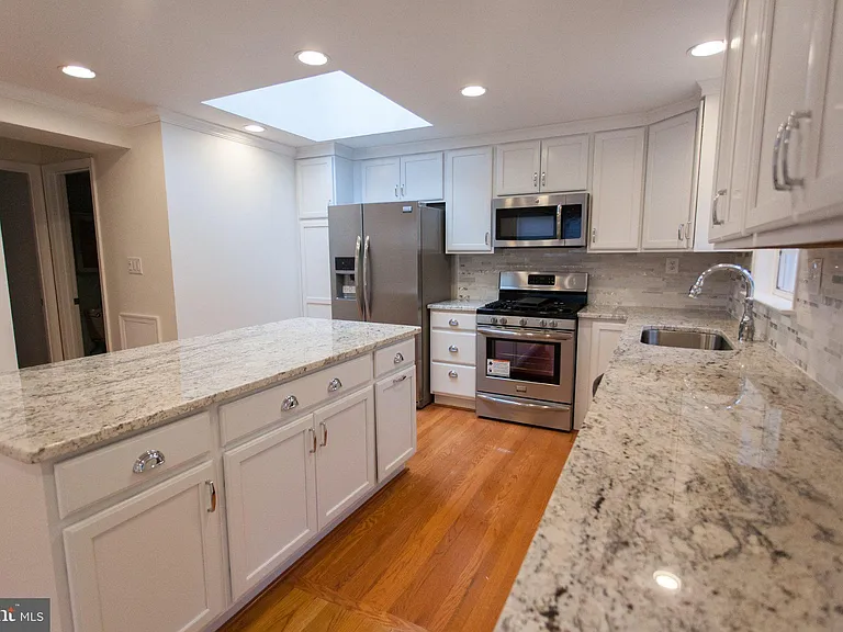 1419 N Longfellow St — Photo 48