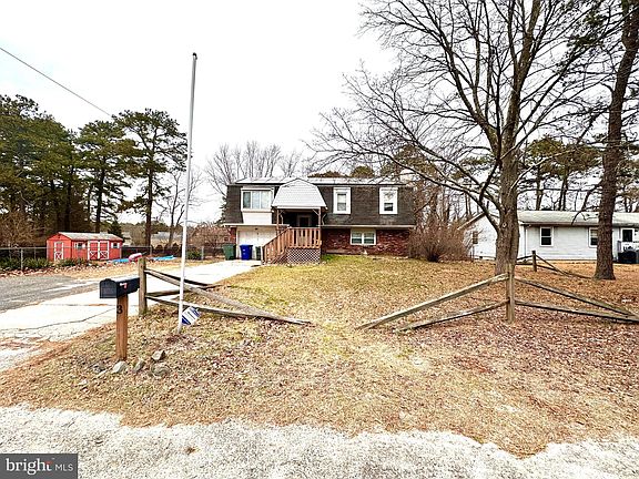 2nd image of 3 Cherokee Dr