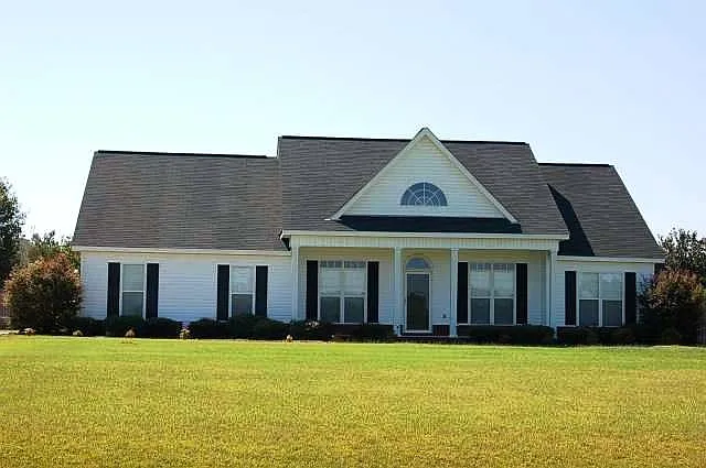 588 Simmons Rd photo 1