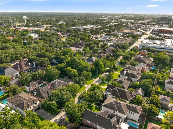 4909 Cedar St, Bellaire, TX 77401