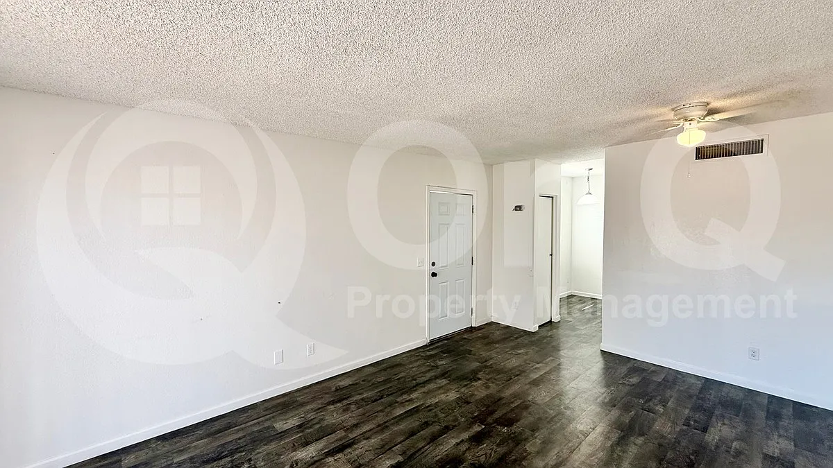 2 bed, 2.0 bath, 1025 sqft, $1,495 — Photo 2