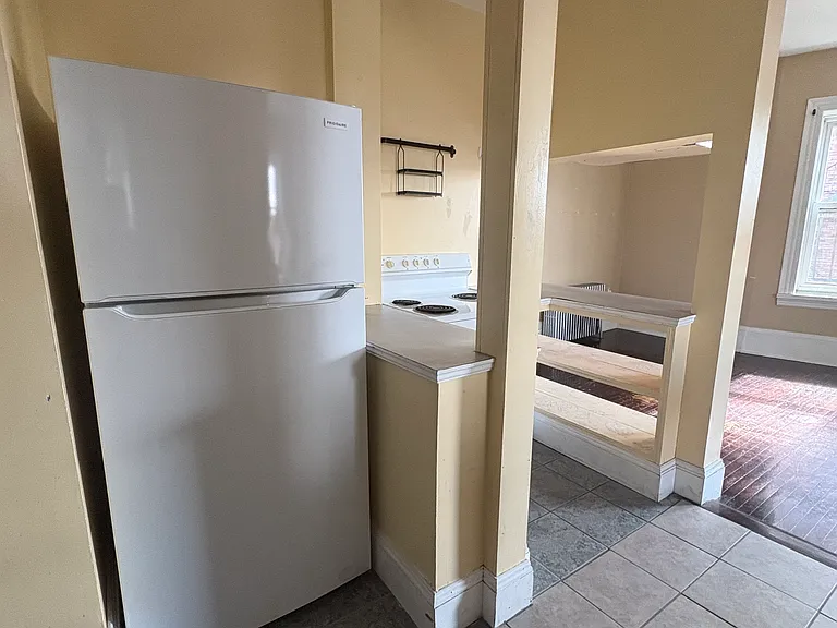 5813 Bartlett St #3 — Photo 1