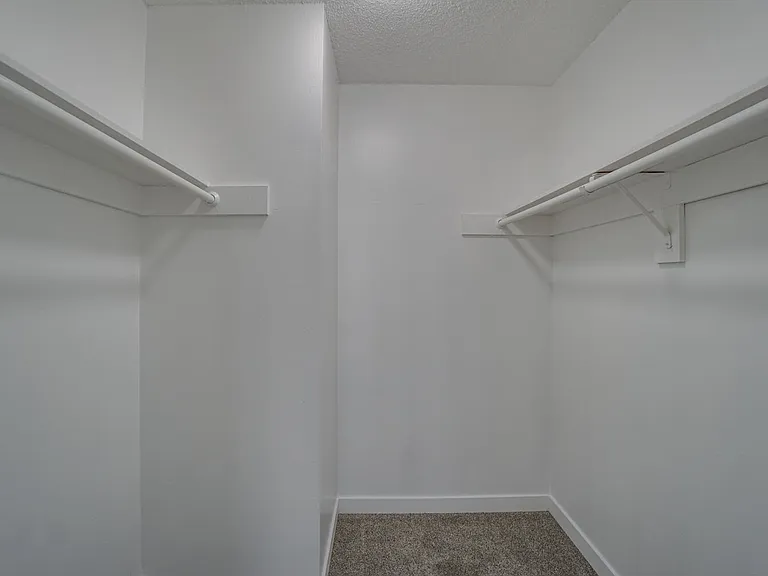 4875 SW Lombard Ave — Photo 29