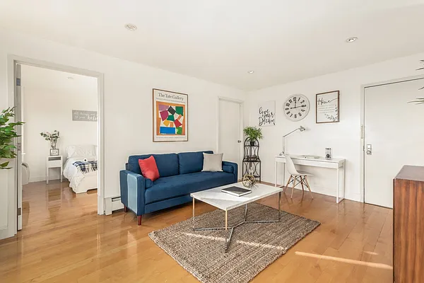 Rented by Compass | media 23