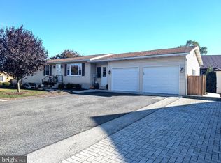 25 Apple Ave, Gettysburg, PA 17325