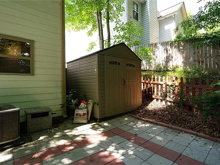 715 Moonlight Way — Photo 46