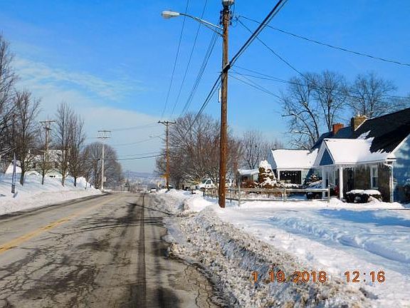 3rd image of 313 Clayton Ave