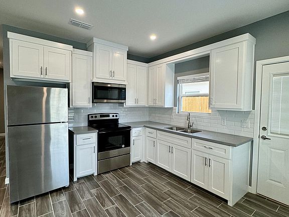 2nd image of 3004 W Driftwood Ln #3