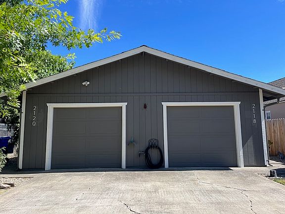 This is a duplex property. 2118 is on the right side of the duplex.