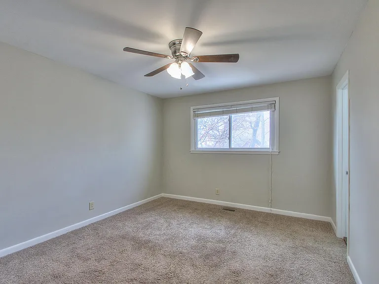 4925 Kilimanjaro Dr — Photo 15