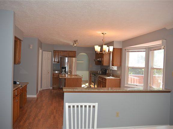 4th image of 3202 Waterford Ct