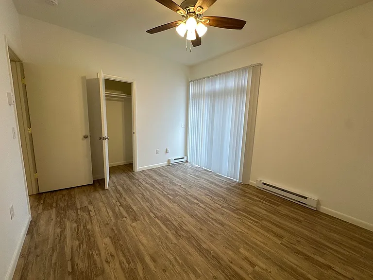 University Park Apartments near Cornell University — Photo 368