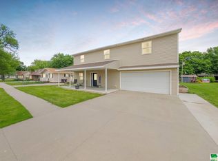 510 S Oak St, Inwood, IA 51240
