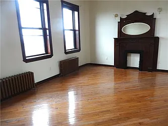 Rented by R New York