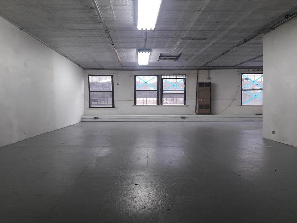 2nd image of 1087 Broadway #2
