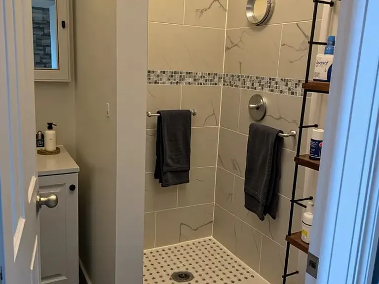 1141 S Western Ave #2R — Photo 3