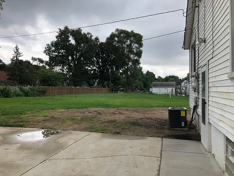 22570 Curie Ave — Photo 25