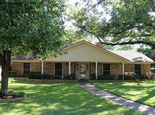 3011 Glasgow Dr, Arlington, TX 76015