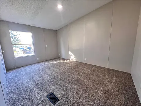 612 Lewald Cir — Photo 5