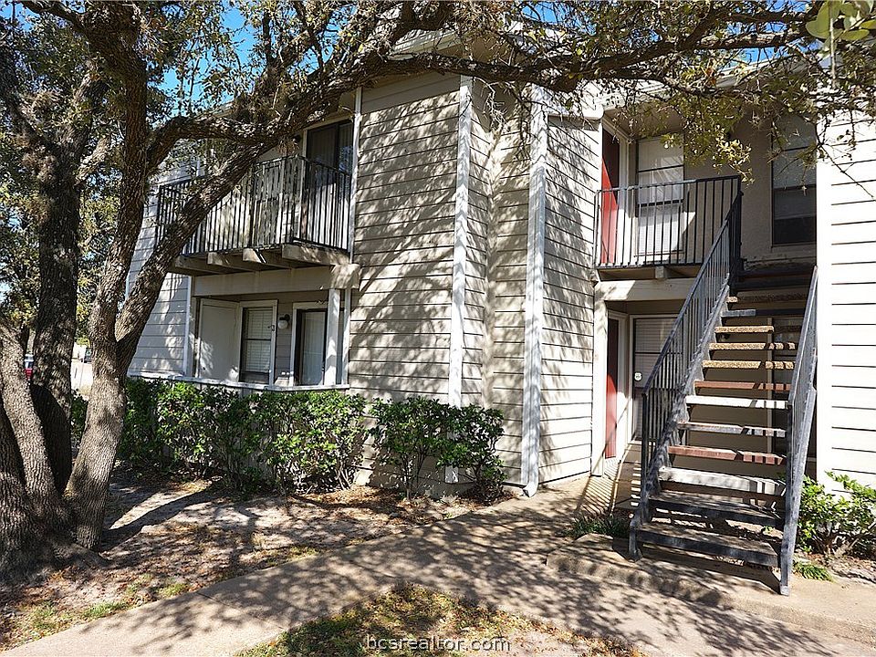1st image of 1901 Holleman Dr W APT 210