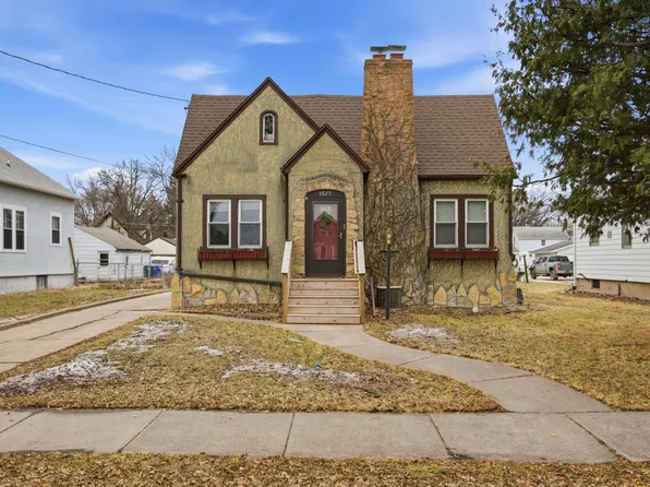 1025 14th St N, Fargo, ND 58102